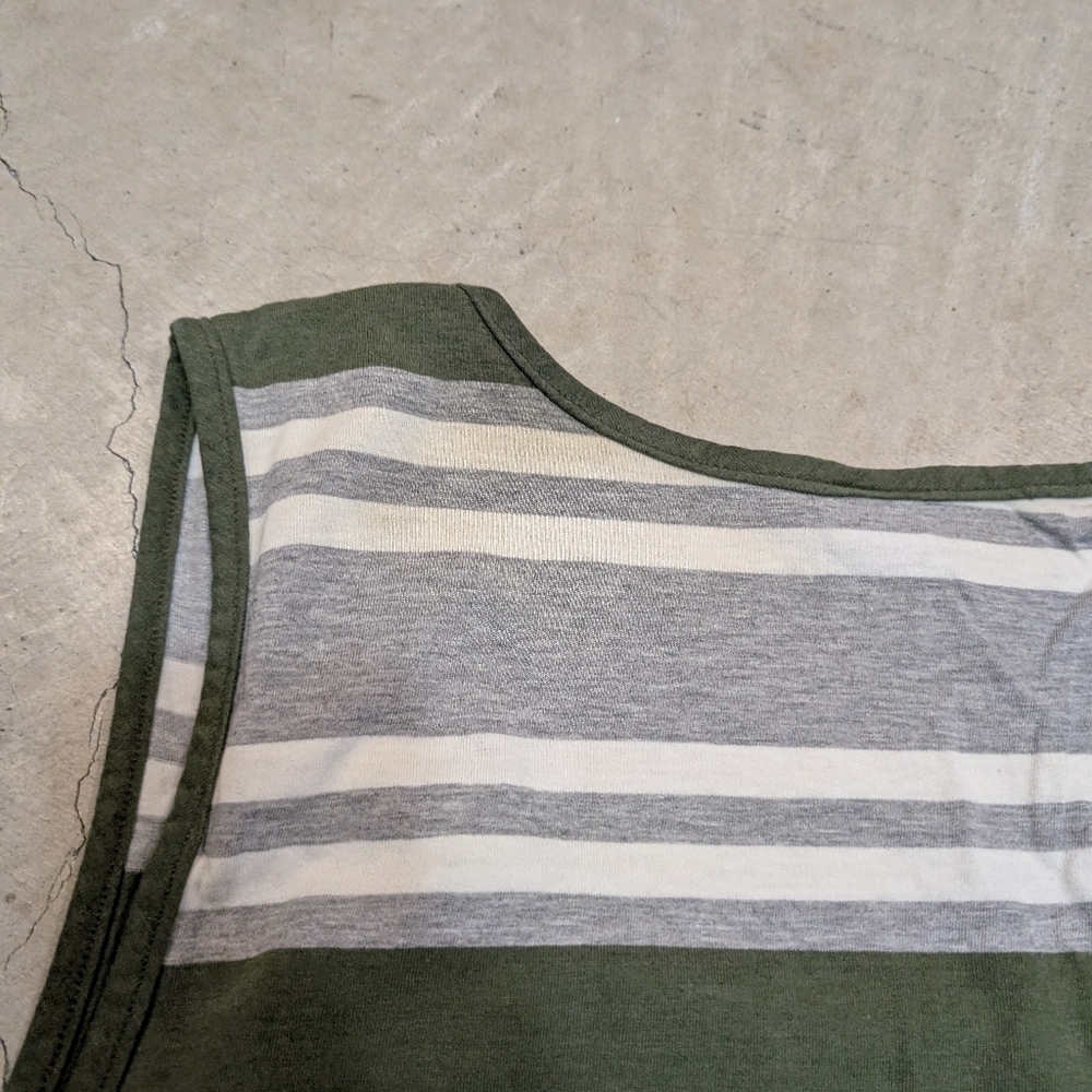 Y2K Oakley Men's XL Striped Tank Top Green and Gray Flaw - Picture 6 of 9